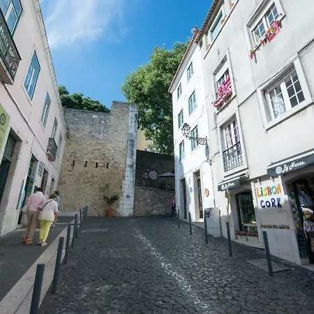 Portugal Here I - Alfama-castelo * ליסבון